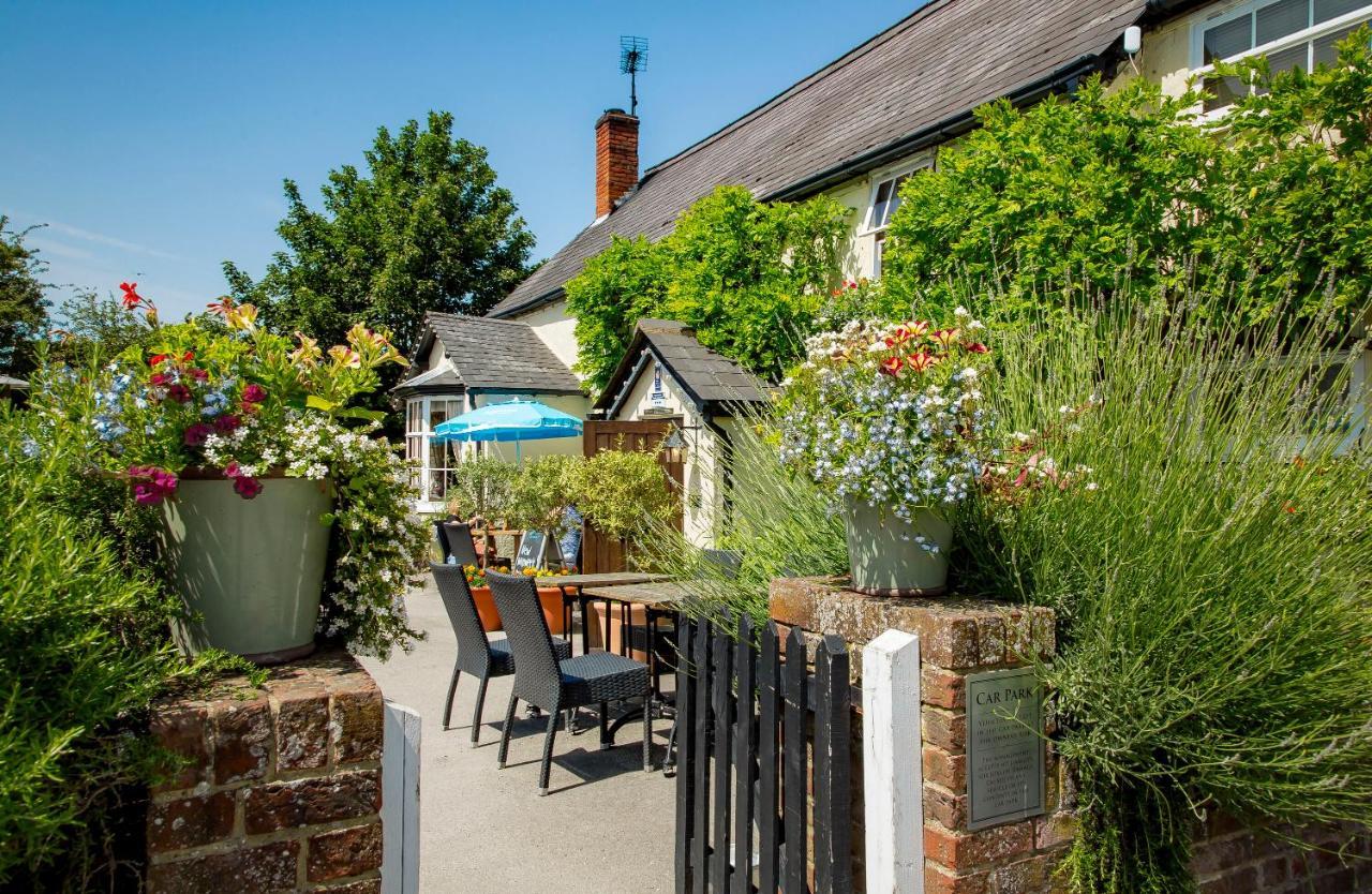 The Cricketers Clavering Екстер'єр фото
